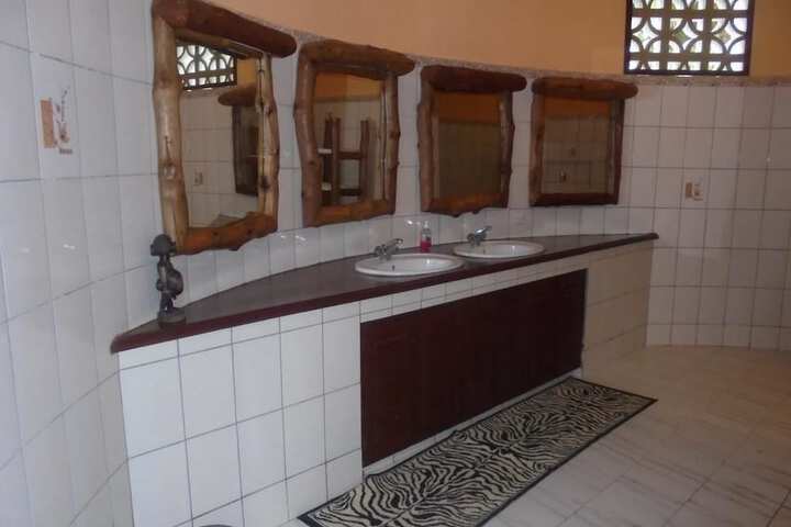 Room 8 of 14