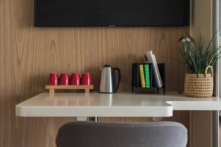 Breakfast/Coffee Service 64 of 153