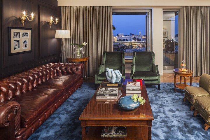 Room 40 of 82