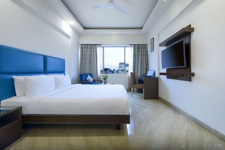 Room 27 of 117