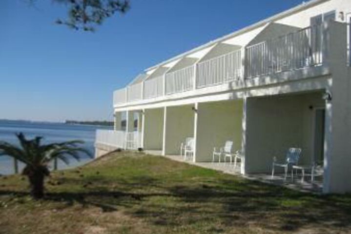 Exterior of Knights Inn Panama City
