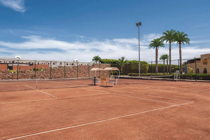 Tennis court