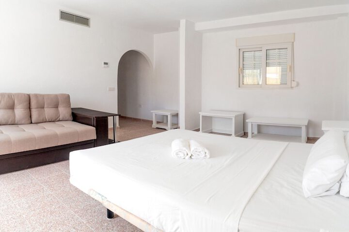 Room 2 of 41