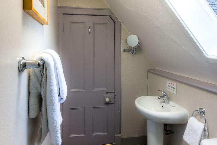 Room 30 of 42