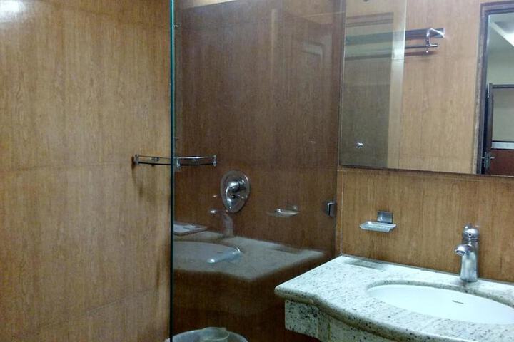 Room 16 of 17