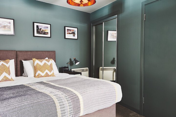Room 3 of 6