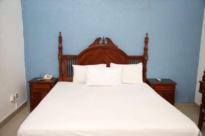 Room 8 of 22