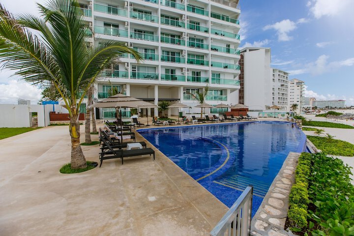 Condominio Girasol Zona Hotelera