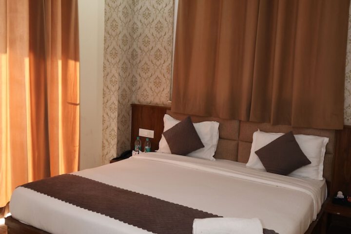 Room 10 of 25