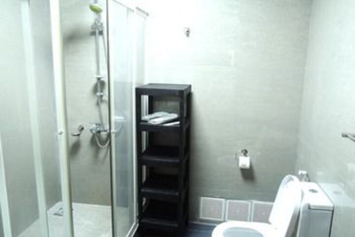 Room 10 of 95