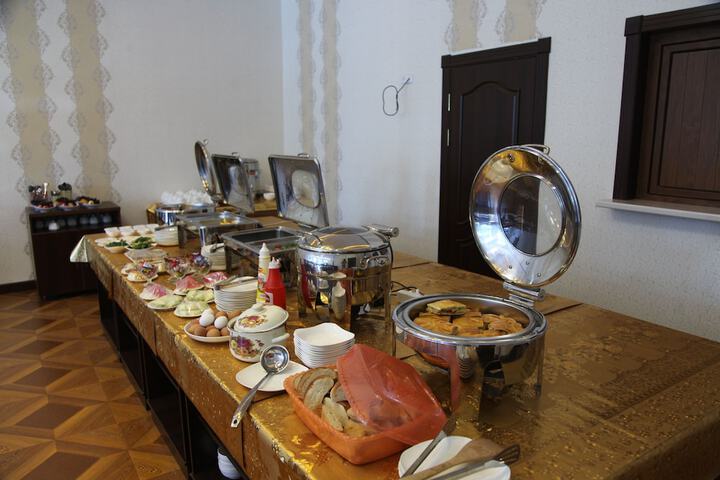 Dining 34 of 46