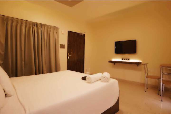 Room 2 of 40