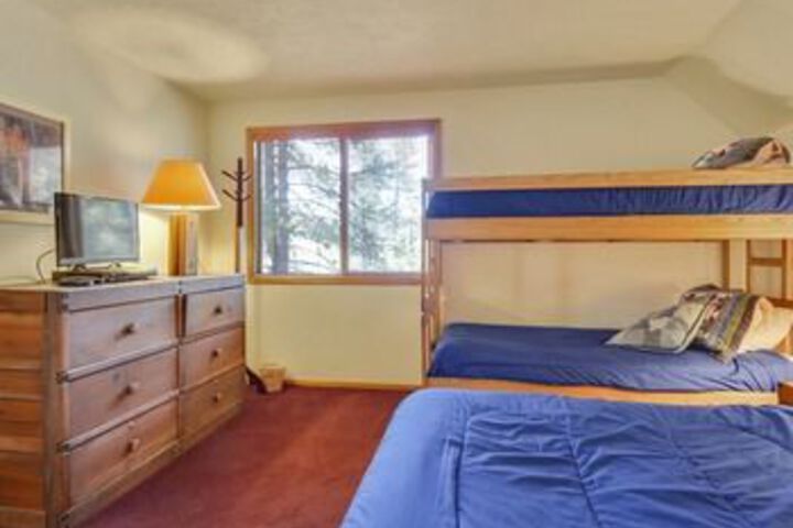 Room 12 of 25