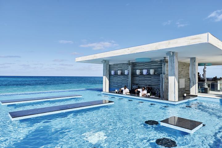 Pool 74 of 82