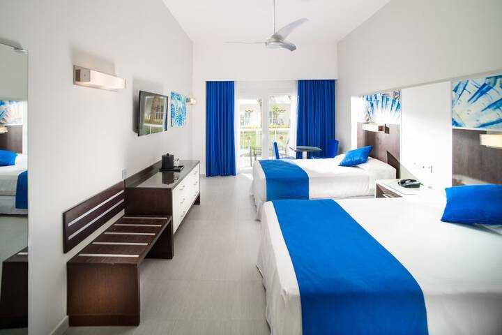 Room 4 of 66