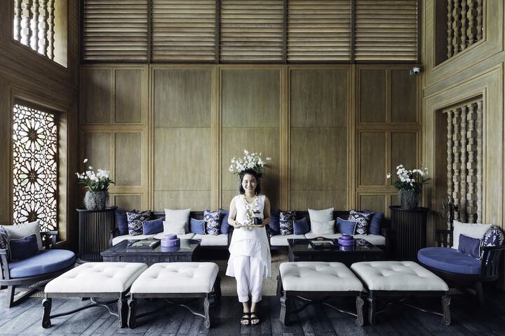 Hotel Lobby