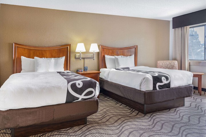 1 King Bed (7 of 7)