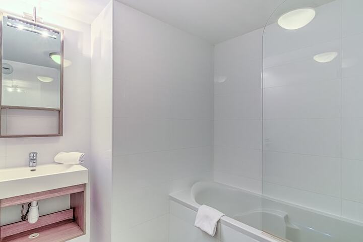Room 40 of 50
