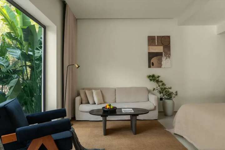 Room 105 of 331