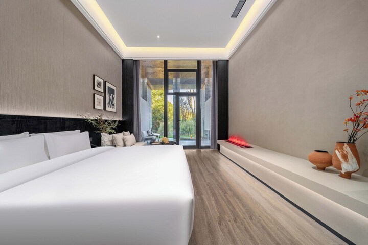 Room 31 of 64