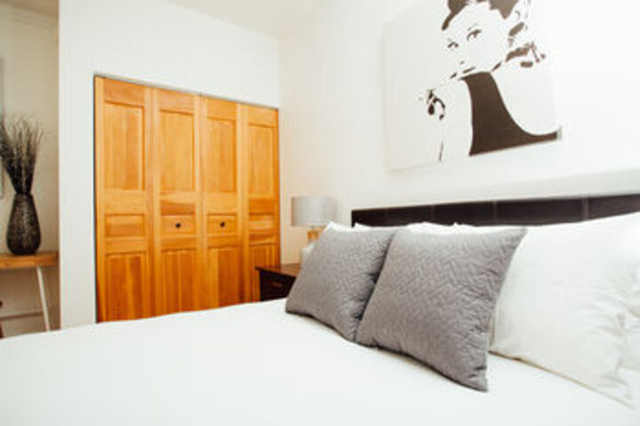 Room 10 of 19
