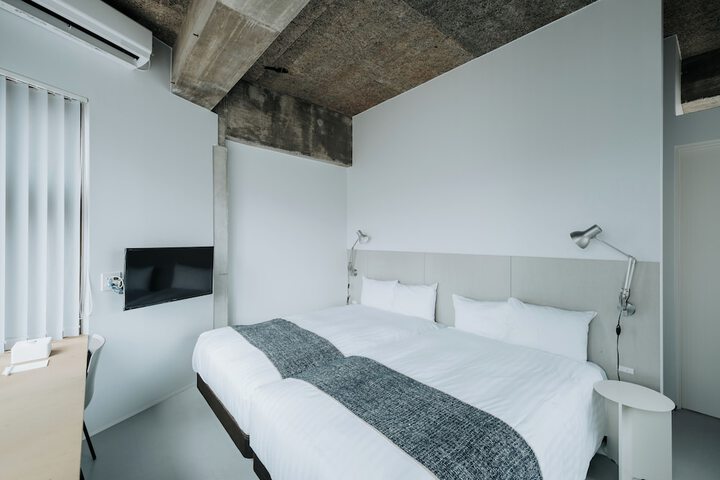 Room 18 of 63
