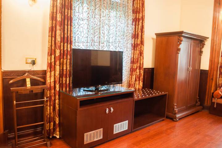 Room 12 of 39