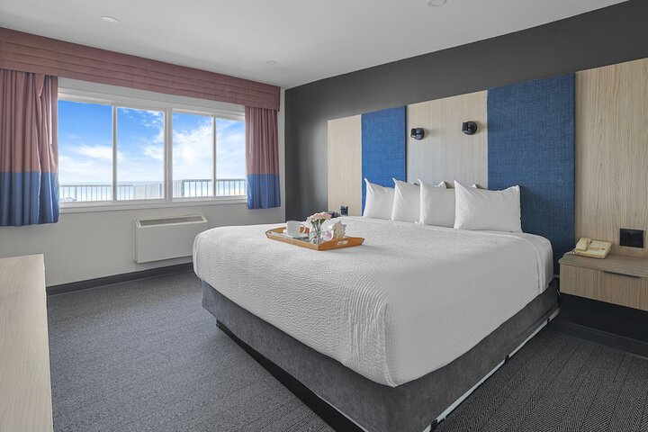 Lake View 1 King Bed Pet Friendly (11 of 14)