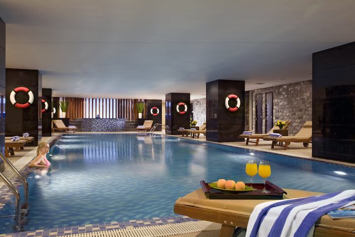 Pool Hotel