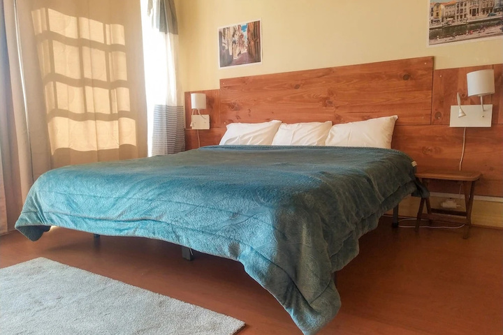 Room 6 of 11