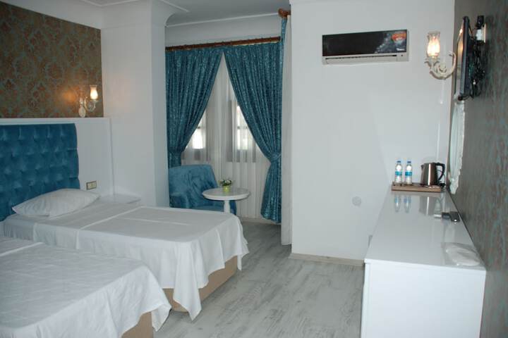 Room 13 of 115