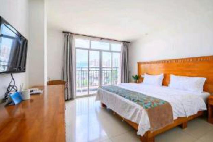 Room 6 of 7