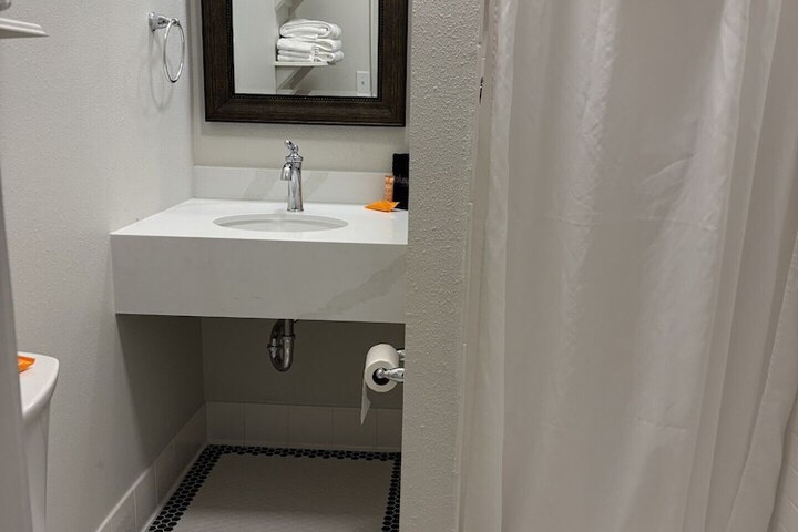 Room 22 of 27