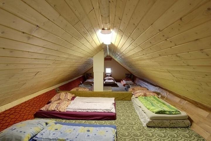 Room 2 of 32