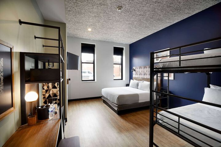 1 King Deluxe Room (20 of 23)