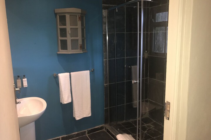 Room 143 of 275