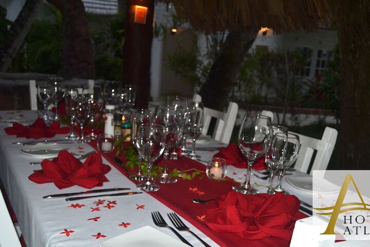 Dining 48 of 79