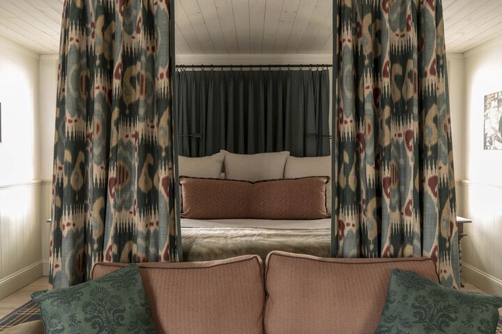 Room 47 of 83