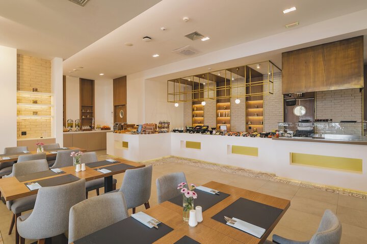 Dining 154 of 211