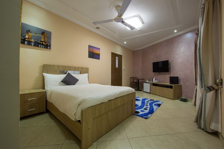 Room 21 of 130