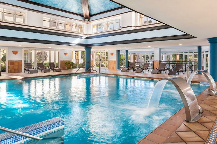 Hotel Pool