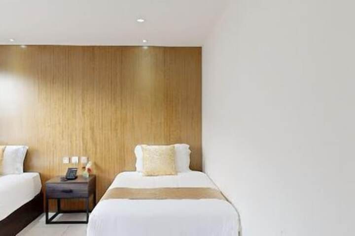 Room 12 of 33