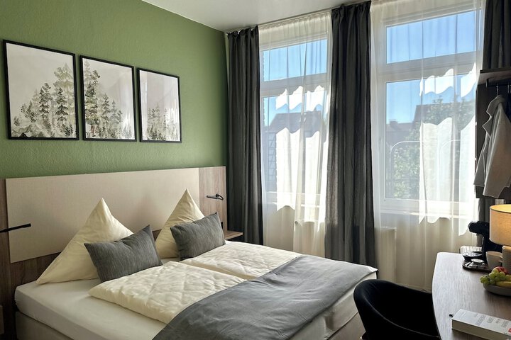 Room 25 of 44