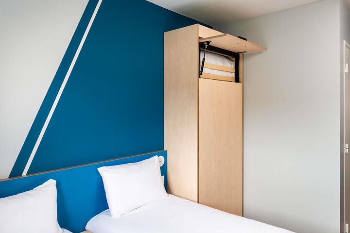 Room 15 of 44