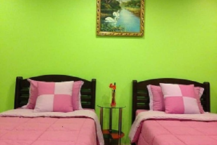 Room 6 of 24