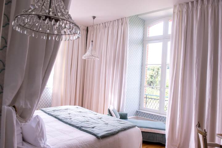 Room 7 of 60