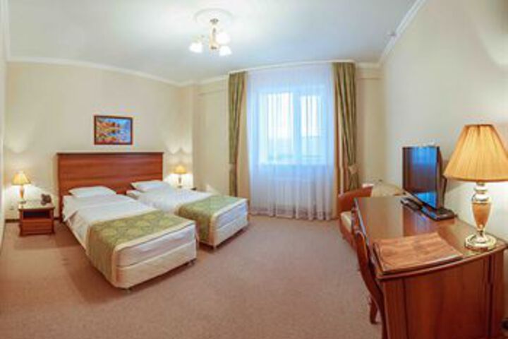 Room 7 of 27