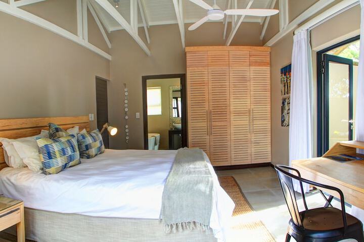 Room 5 of 43