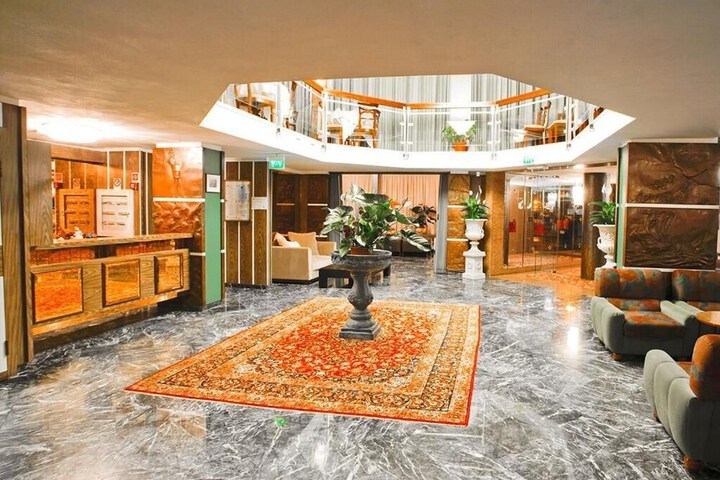 Hotel Interior 3 of 32