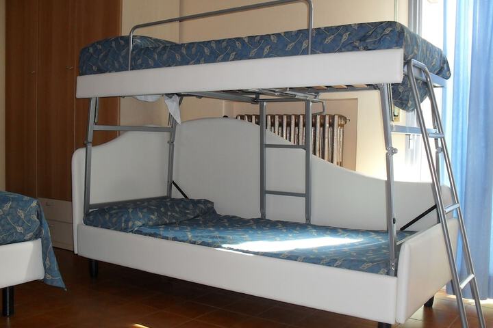 Room 16 of 60